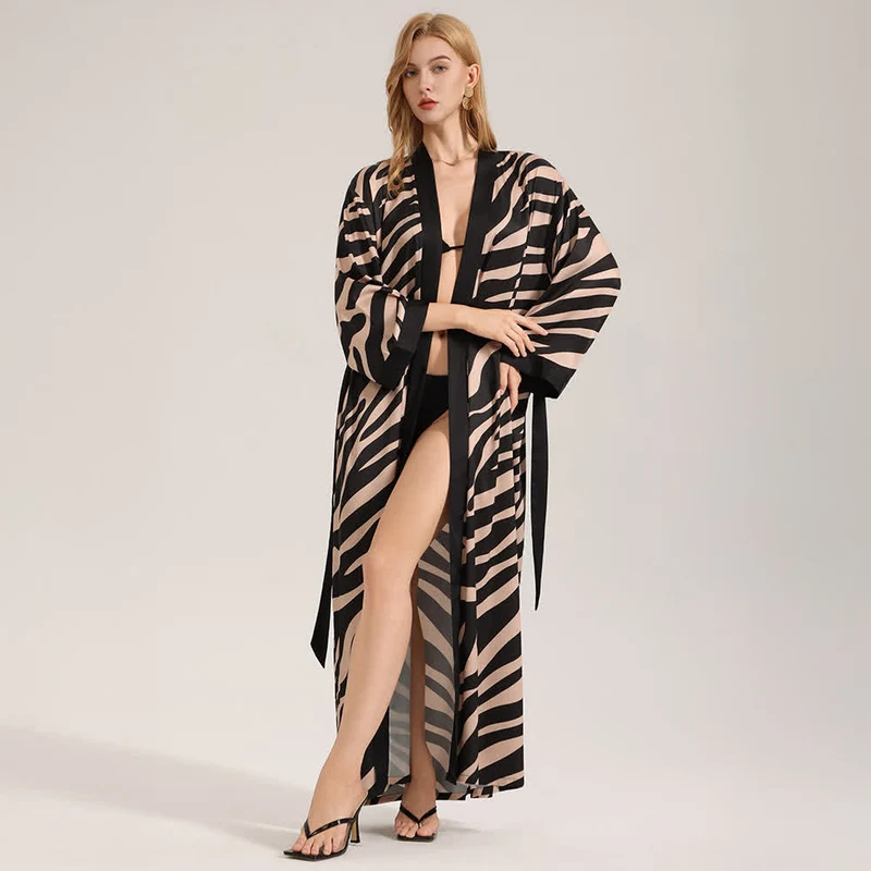 Langärmliger Kimono-Bademantel mit Zebramuster