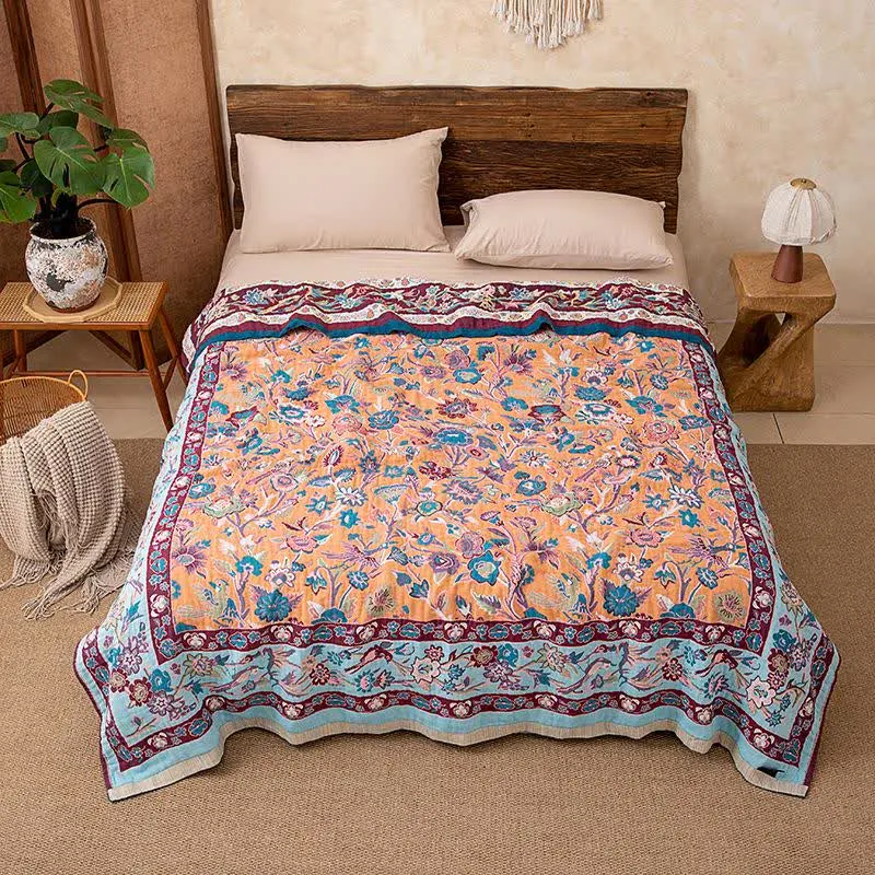 Blaue Steppdecke aus Baumwollgaze mit Blumenmuster