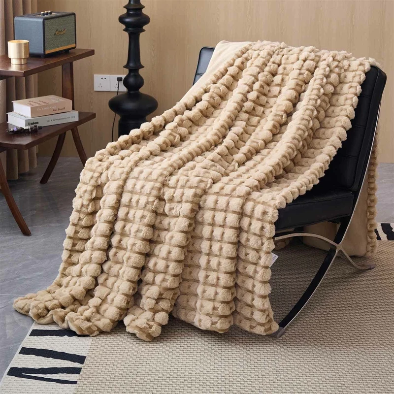 Moderne, luxuriöse Fleece-Überwurfdecke