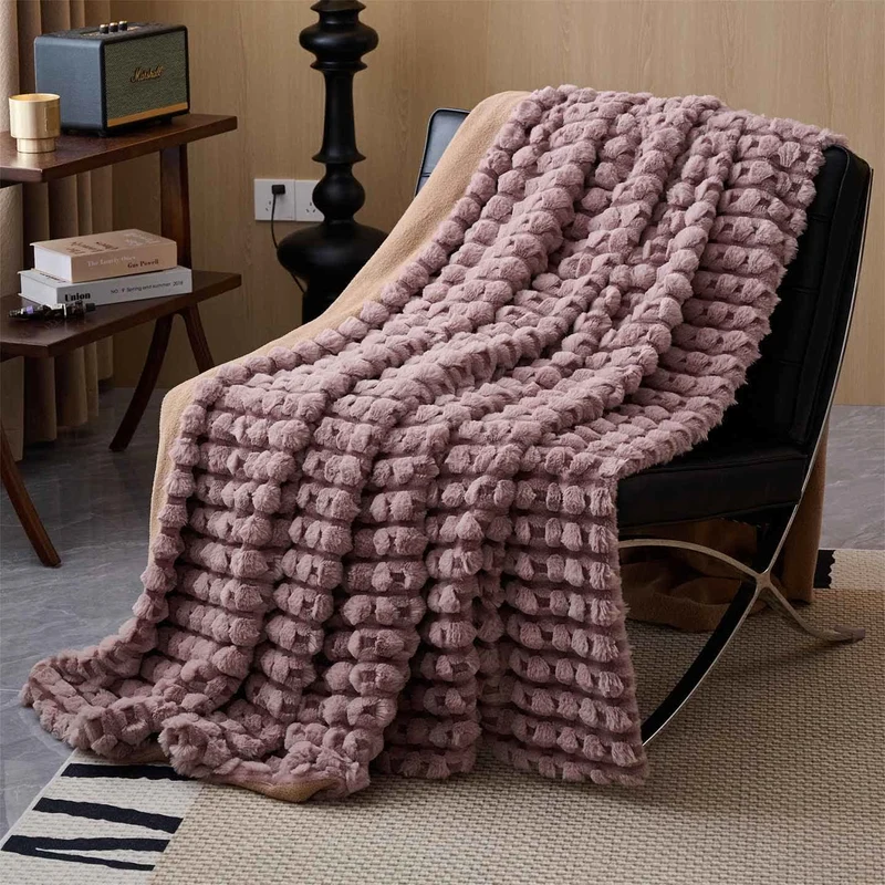 Moderne, luxuriöse Fleece-Überwurfdecke