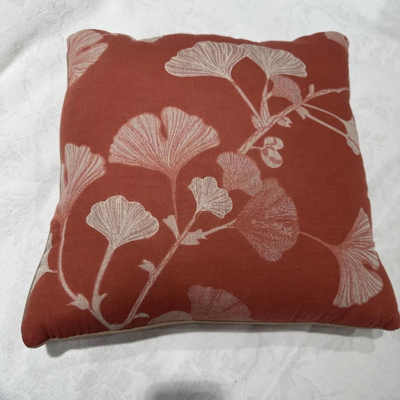 Rustikales Ginkgoblatt-Akzentkissen