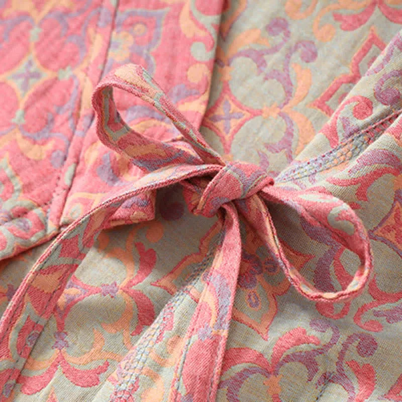 Bademantel aus Baumwollgaze mit Vintage-Blumenmuster und Taschen