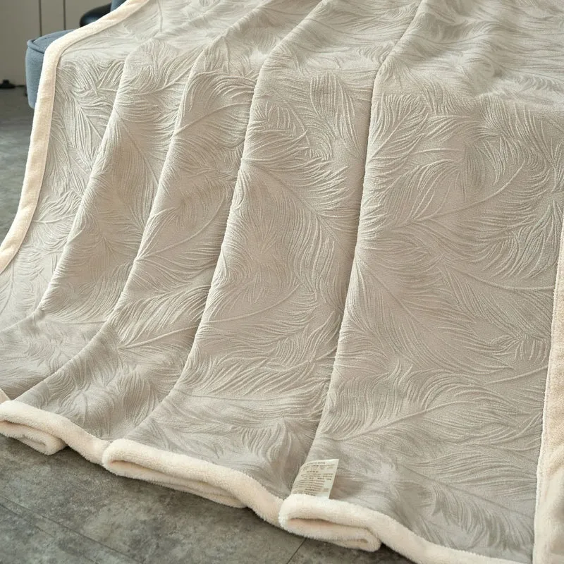 Warme Überwurfdecke mit Blattstruktur