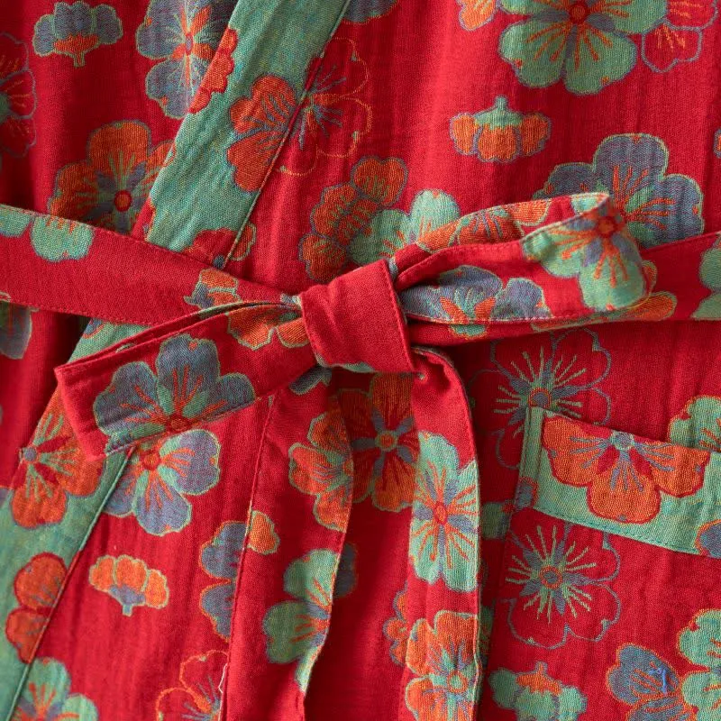 Kimono-Bademantel aus Baumwollgaze mit Pflaumenblüten-Print