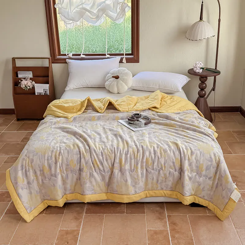 Elegante Sommerdecke aus reiner Baumwolle mit Blumenmuster und zweilagiger Gaze