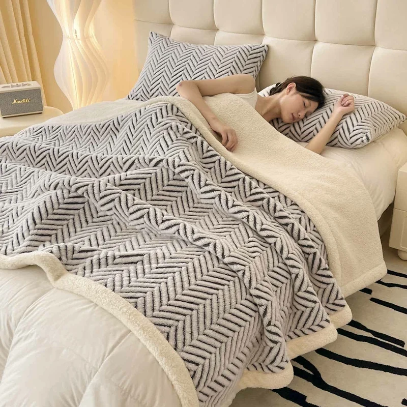 Moderne gestreifte Jacquard-Überwurfdecke
