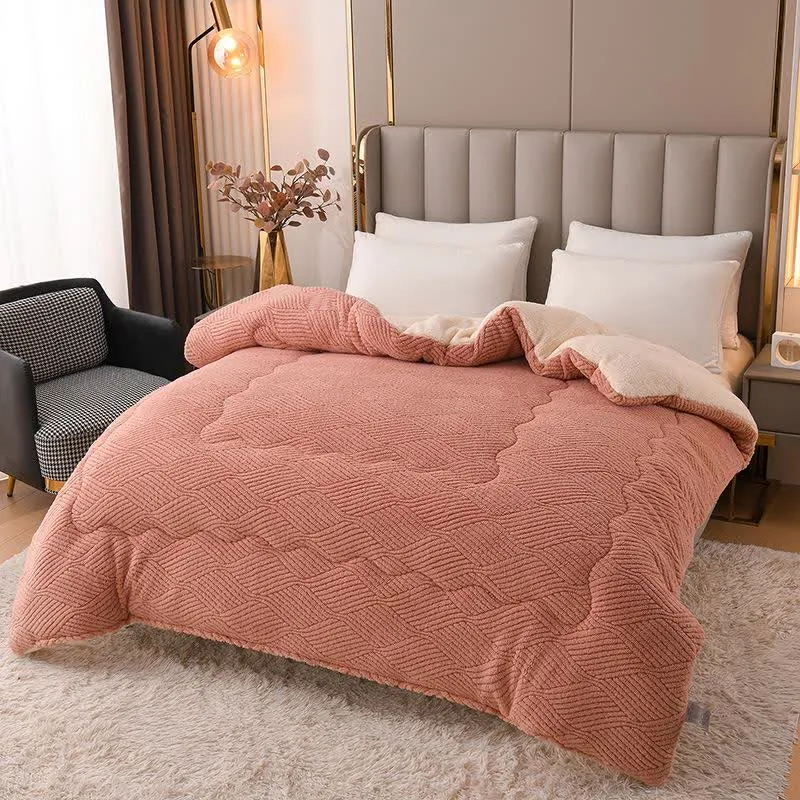 Sherpa-Plüschdecke mit wellenförmigen Streifen aus Jacquard