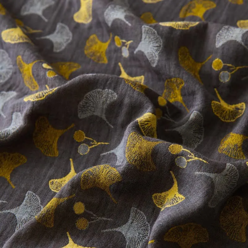 Von der Natur inspirierte Tagesdecke aus natürlicher Baumwolle mit Ginkgo Biloba-Muster