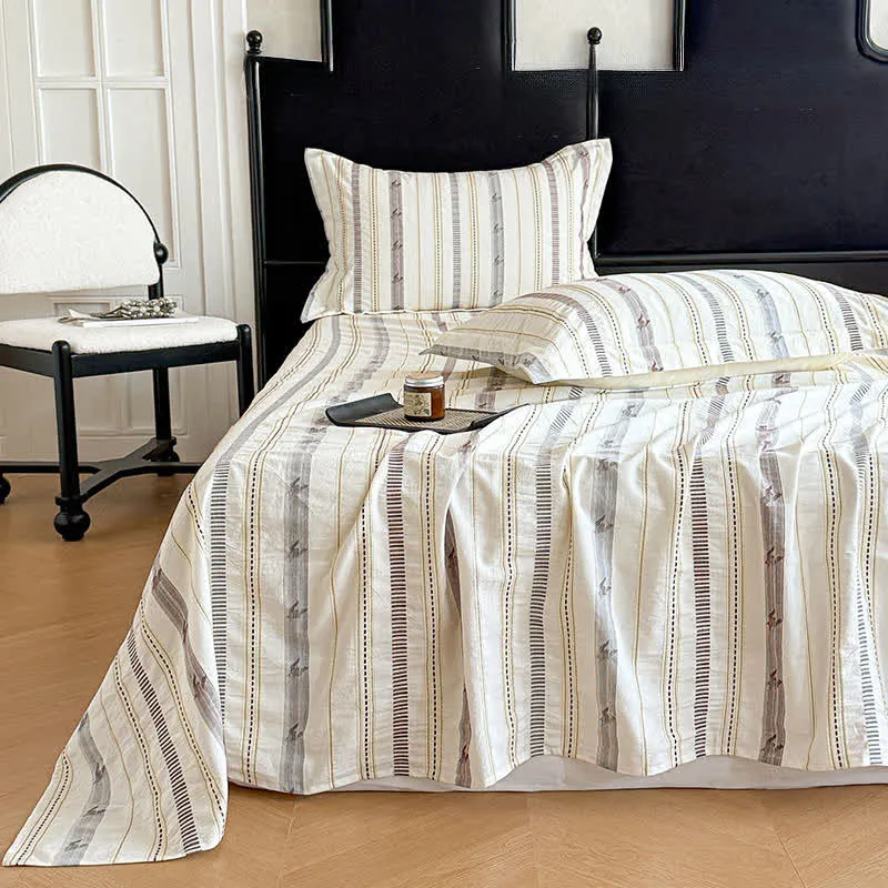 Gestreifte Jacquard-Tagesdecke aus reiner Baumwolle