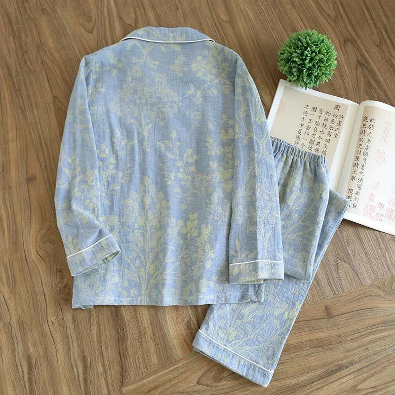 Elegantes Loungewear-Set aus Bio-Baumwolle mit Blumenmuster