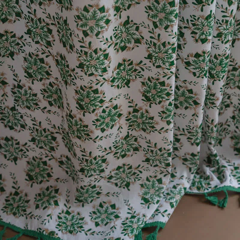 Weihnachtsvorhang mit floralem Edelweiß-Print