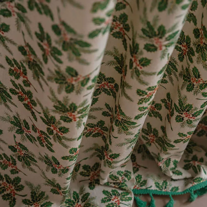 Vorhang mit weihnachtlichem Stechpalmenblatt-Print