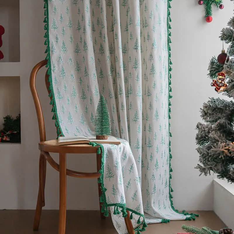 Vorhang mit grünem Tannenbaum-Print