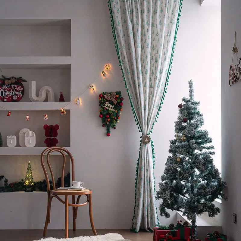 Vorhang mit grünem Tannenbaum-Print