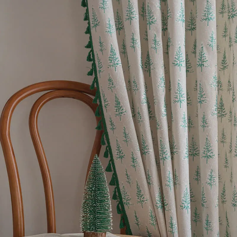 Vorhang mit grünem Tannenbaum-Print