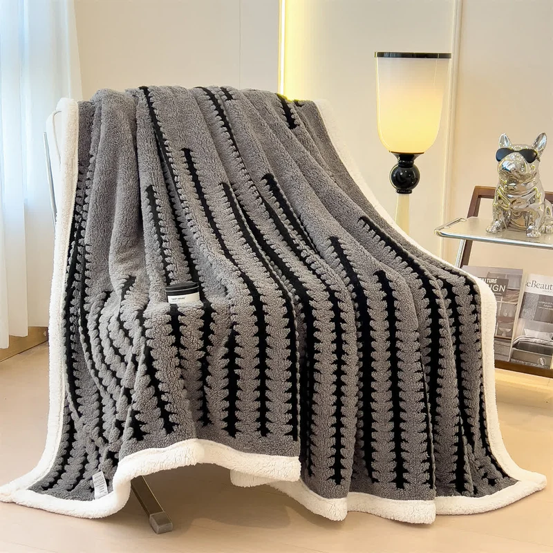 Jacquard-Überwurfdecke mit geometrischem Muster