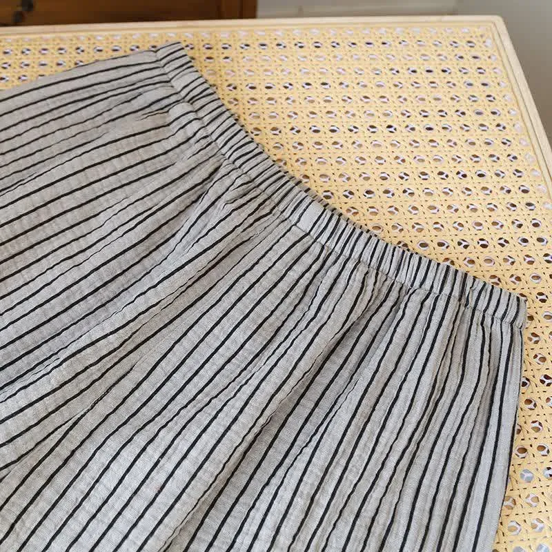 Einfaches Loungewear-Set aus reiner Baumwolle mit Streifen