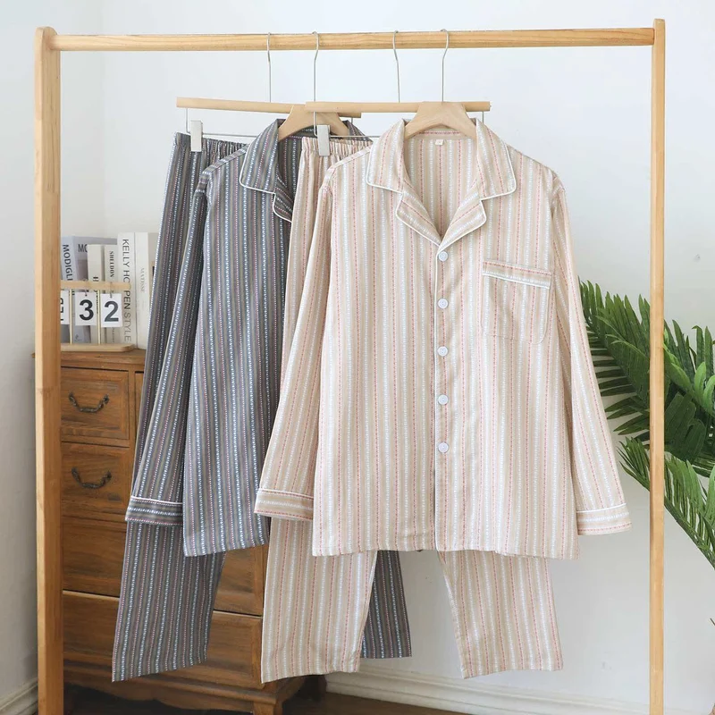 Passendes Loungewear-Set aus gestreifter Baumwollgaze