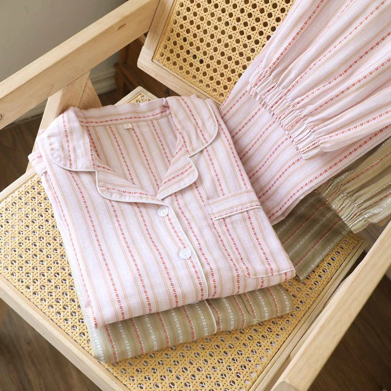 Passendes Loungewear-Set aus gestreifter Baumwollgaze