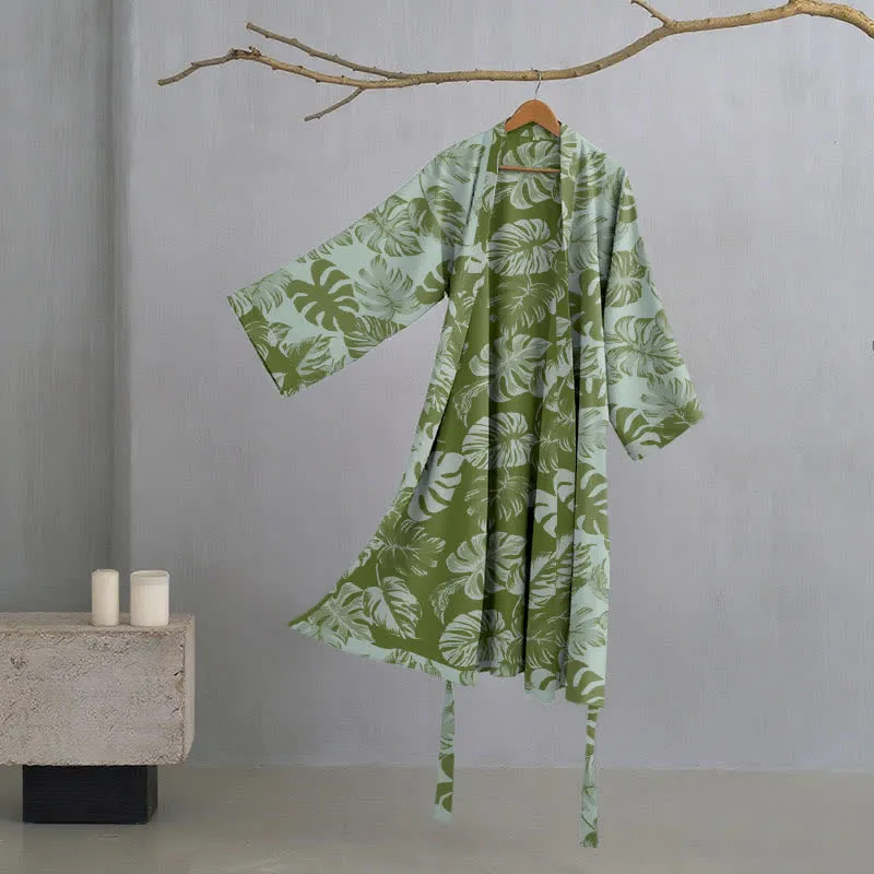 Kimono-Bademantel aus Baumwollgaze mit Monstera-Print