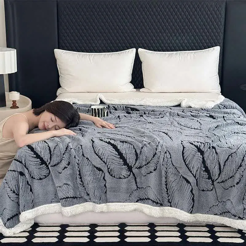 Jacquard-Plüschdecke mit großen Blättern