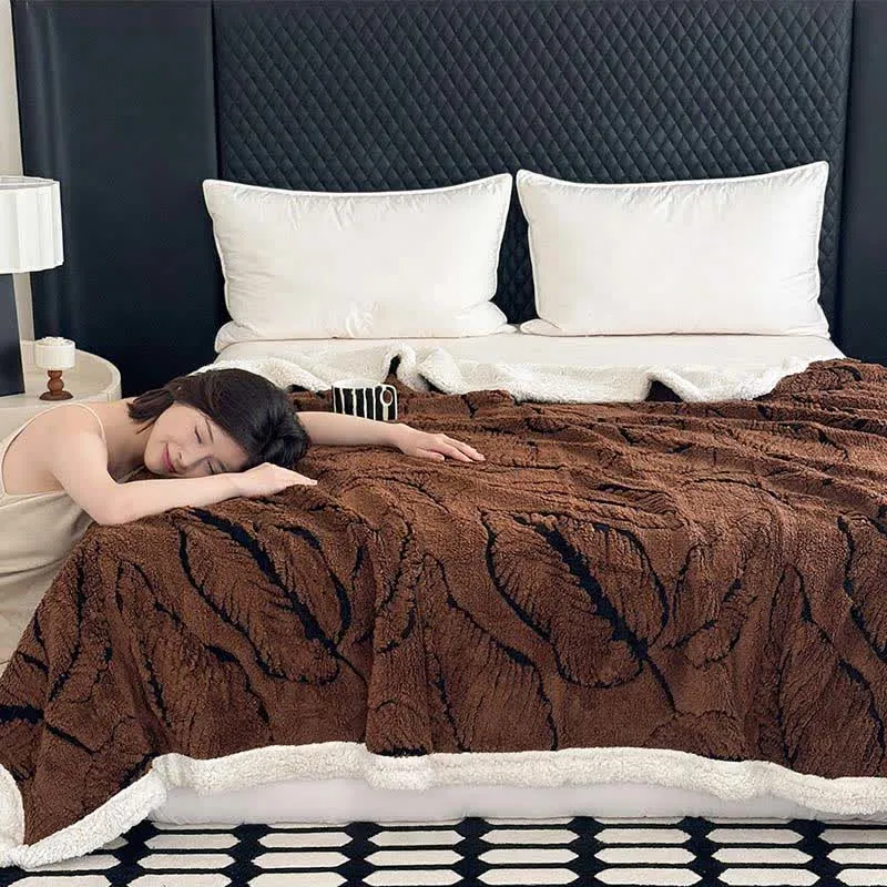 Jacquard-Plüschdecke mit großen Blättern