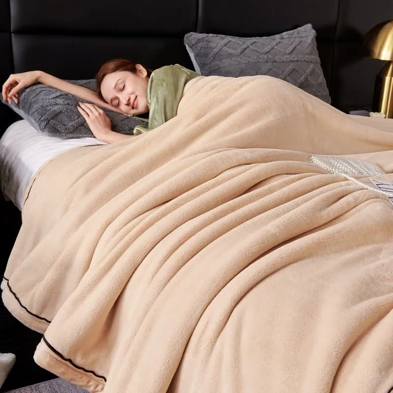 Einfarbige Decke im minimalistischen Stil