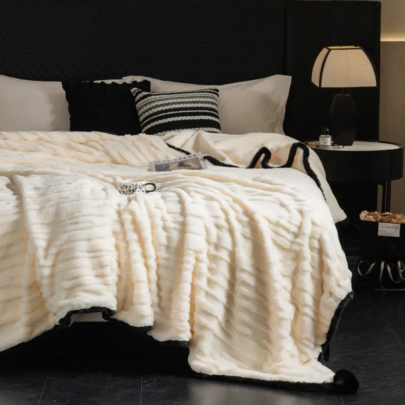 Strukturierte gestreifte Jacquard-Überwurfdecke