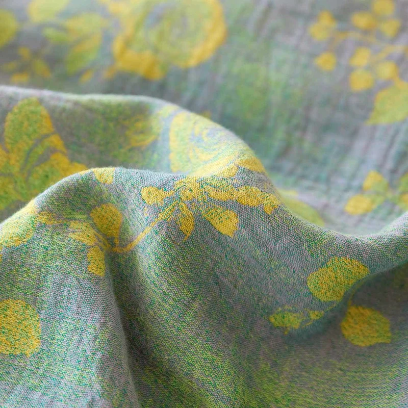 Tagesdecke aus Baumwollgaze mit Rosen-Jacquardmuster