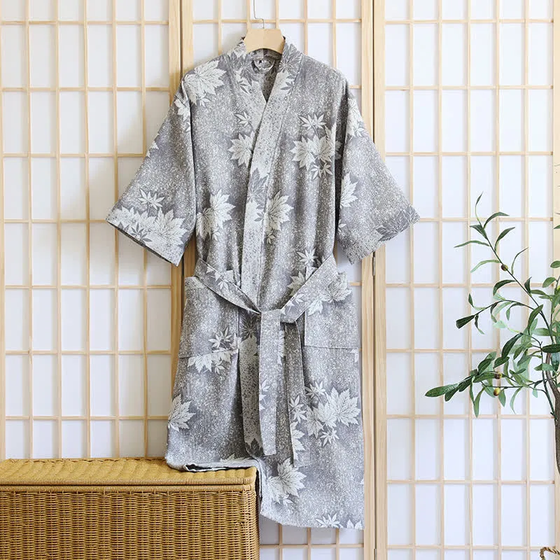 Kimono-Bademantel aus Baumwollgaze mit Ahornblatt-Print