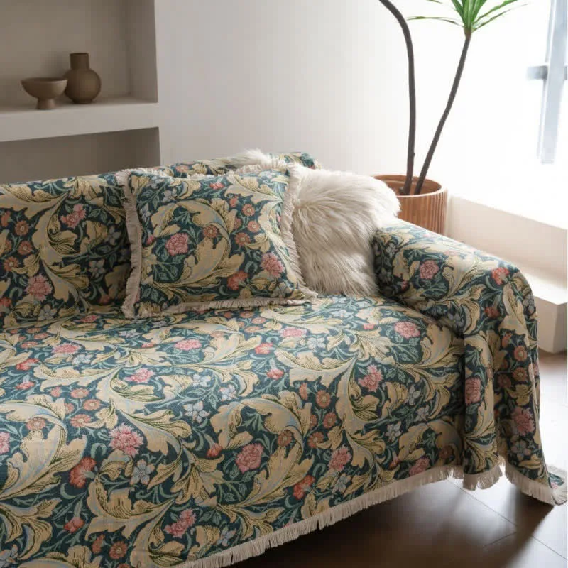 Jacquard-Sofaschutz mit Nelken-Motiv