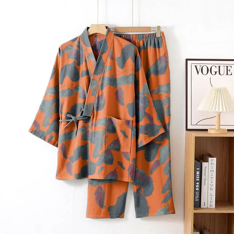 Loungewear-Set aus Baumwoll-Kimono mit botanischem Blattmuster