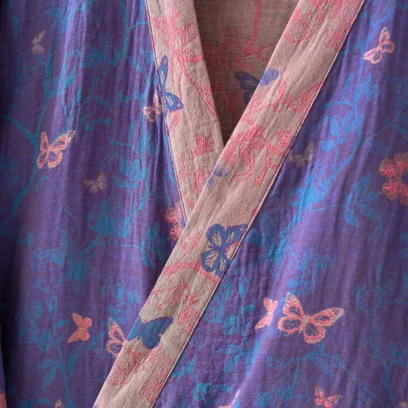 Kimono-Bademantel aus Baumwollgaze mit Schmetterlingsmuster