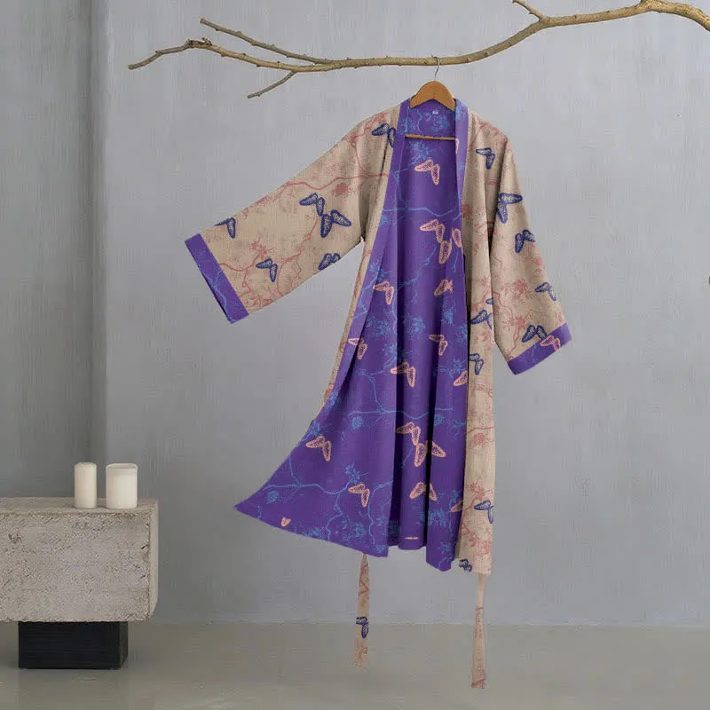 Kimono-Bademantel aus Baumwollgaze mit Schmetterlingsmuster
