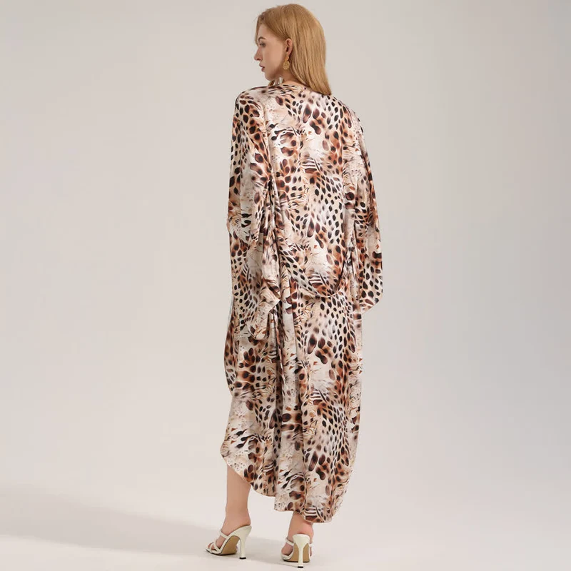 Künstlerischer Kimono-Bademantel in Braun mit Leopardenmuster