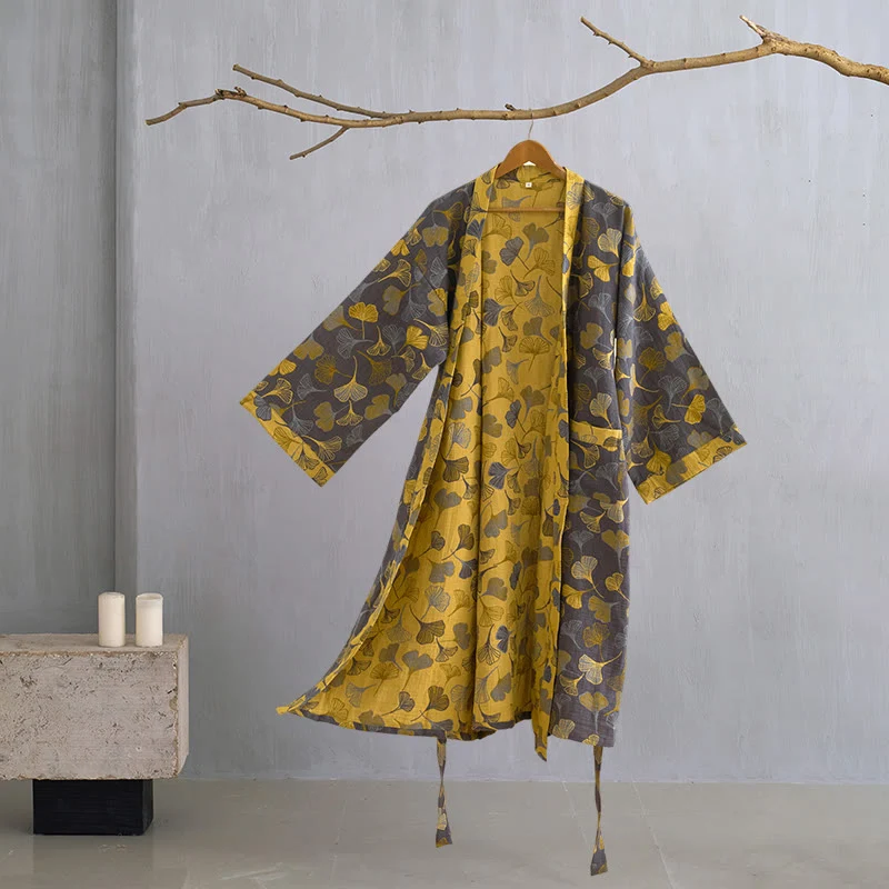 Kimono-Bademantel aus Ginkgo-Biloba-Baumwolle