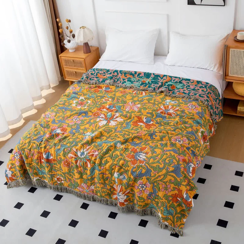 Wendesteppdecke aus Baumwolle mit Blumenmuster im Vintage-Stil und Quasten