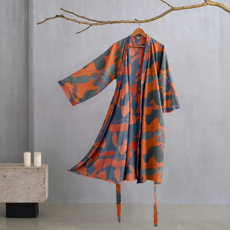 Kimono-Robe aus Baumwollgaze mit botanischem Blattmuster