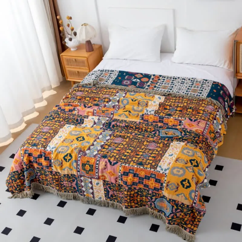 Boho Art Patchwork-Steppdecke aus Baumwolle mit Wendbarkeit und Quasten