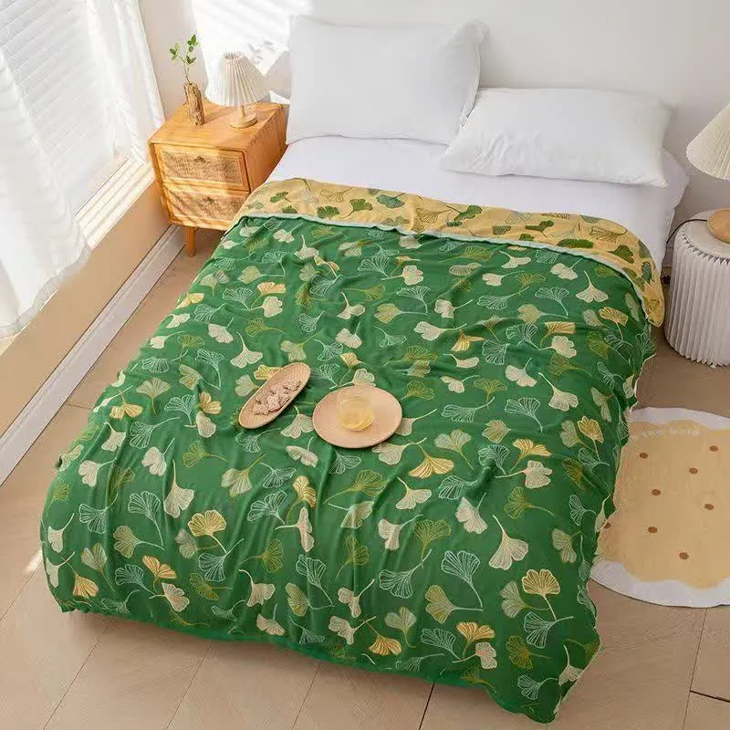Grüne Ginkgoblatt-Sommerkühldecke