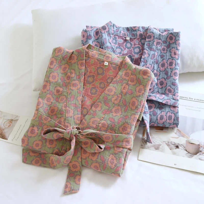 Japanischer Kimono-Bademantel aus Begonia-Baumwolle