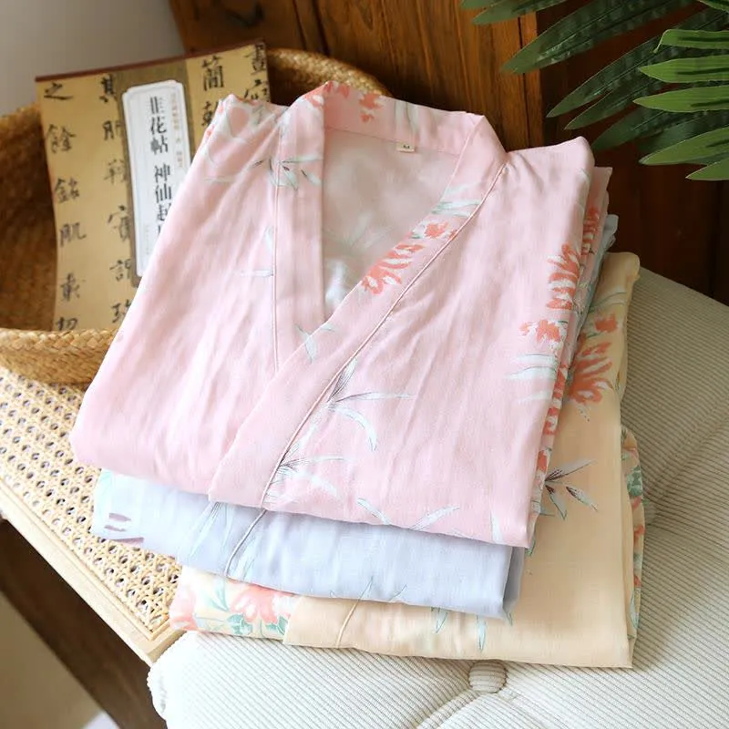 Japanischer Kimono-Bademantel aus Baumwolle mit Pfirsichblütenmuster