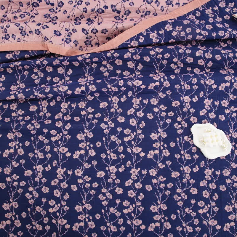 Wendesteppdecke aus Baumwollgaze-Jacquard mit pastoralem Blumenmuster