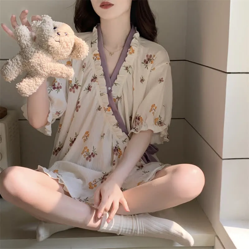 Pyjama-Set mit Blumenmuster und Rüschenärmeln