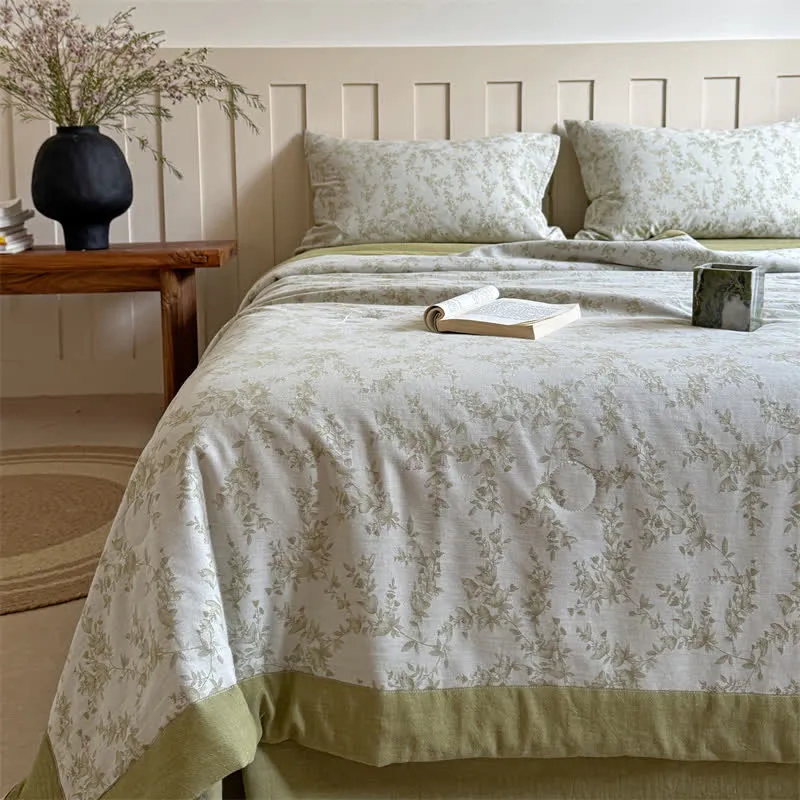 Sommersteppdecke aus garngefärbtem Jacquard aus Baumwolle mit Zweigen und Blättern