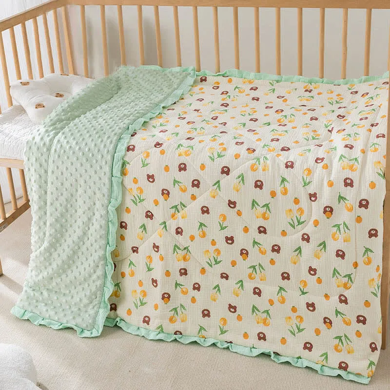 Schöne Babydecke mit Tulpenbär-Motiv