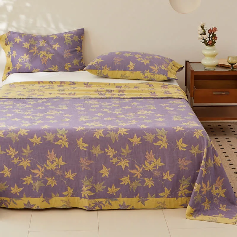 Doppellagige, garngefärbte Jacquard-Wendedecke aus Baumwolle mit Ahornblattmotiv