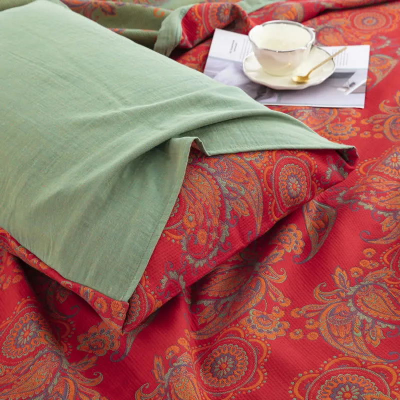 Bequeme Steppdecke aus Baumwollgaze im Retro-Jacquard-Stil