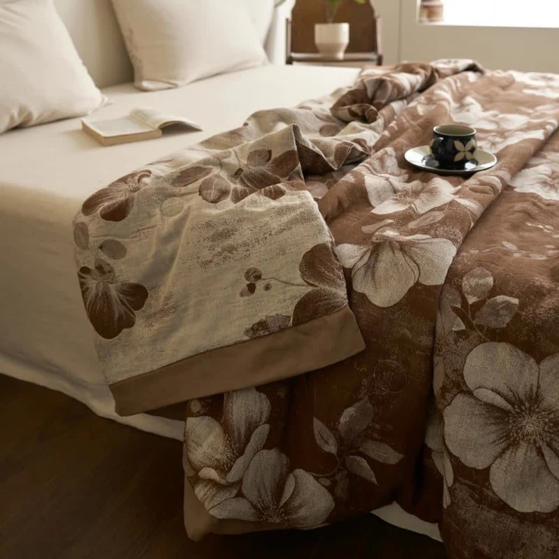 Baumwollgaze-Jacquard-Steppdecke im Retro-Stil mit Blumenmuster