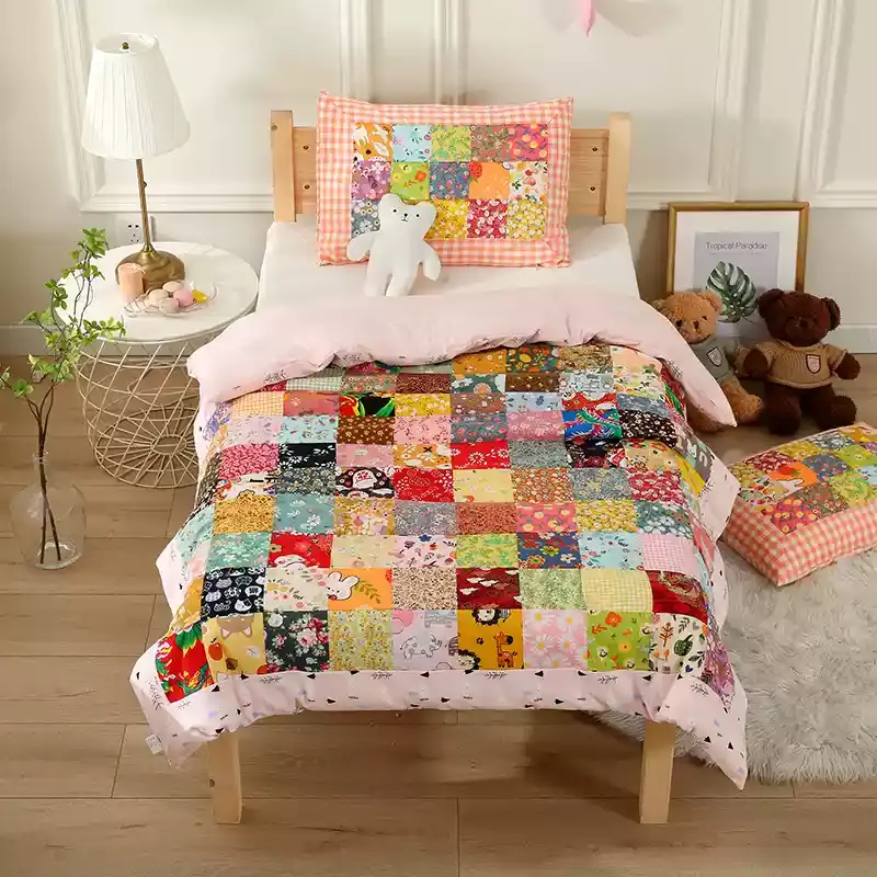 Pastorale Patchwork-Babydecke aus reiner Baumwolle